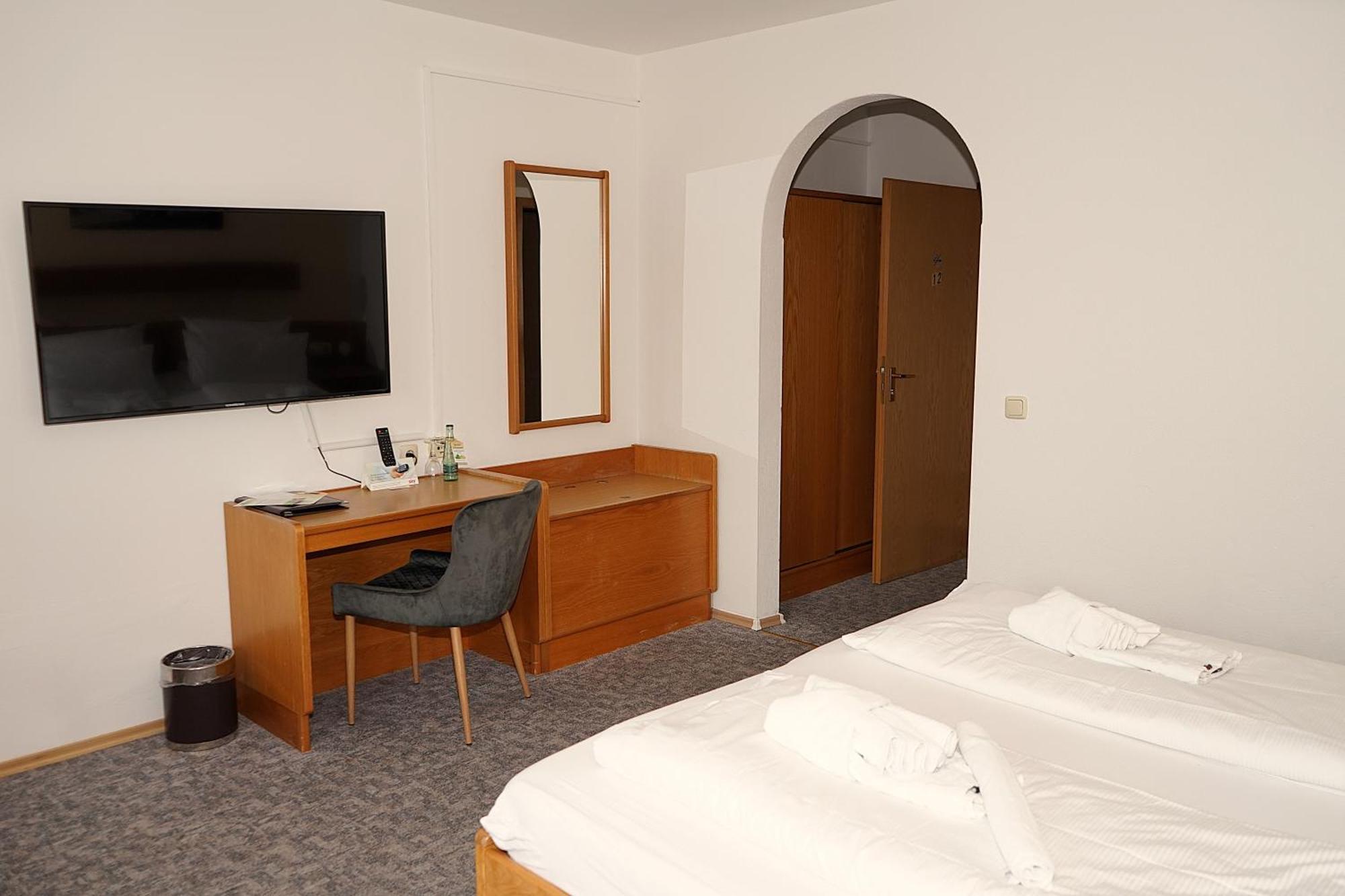 Gasthaus Und Landhotel Wiedmann Eresing Esterno foto